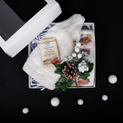 Gift set GINTARAI in a gift box. Hat and swab 