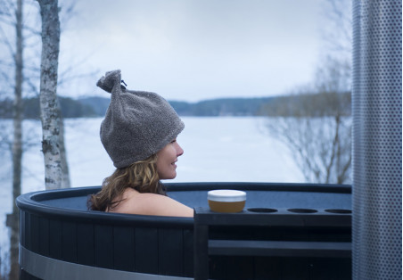 Why sauna hats are used?