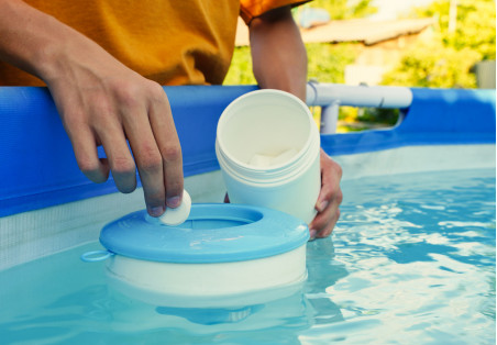 Chlorine for the pool, how and what to choose