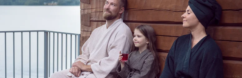 Sauna Clothing: Synthetic Fabrics Don’t Belong Here