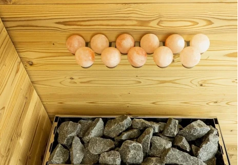 The benefits of Himalayan salt in the sauna and how to use it there
