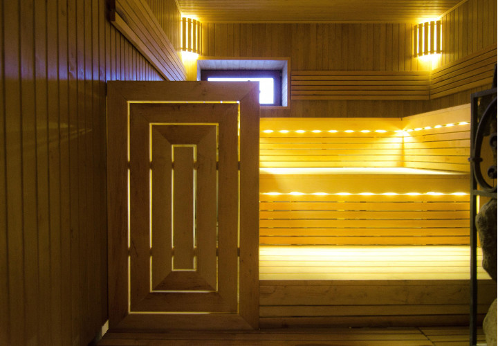 Sauna with Three-Tier Alder Wood Benches