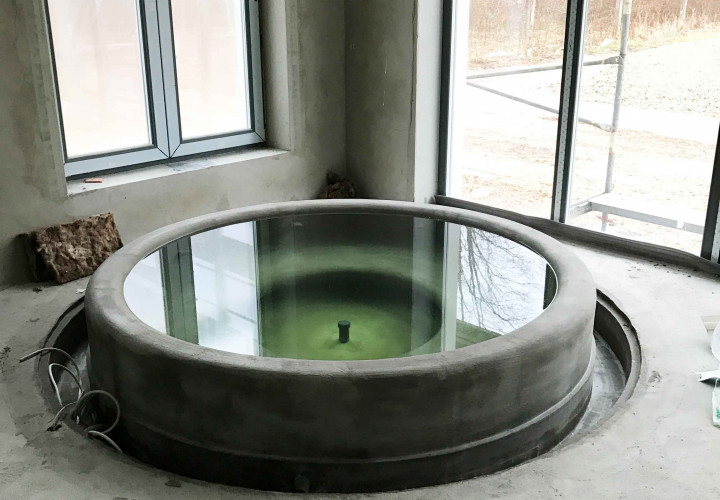 Indoor hydromassage pool