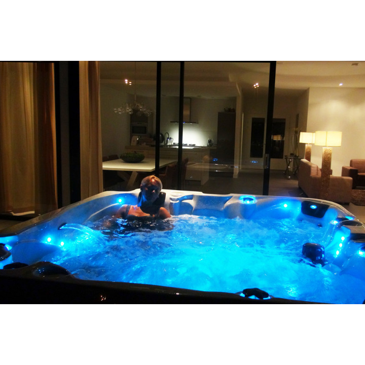 SPA Massage Pool - ADMIRE