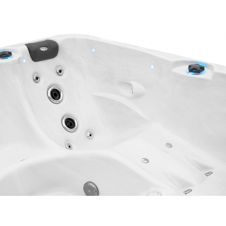 SPA massage pool – Relax