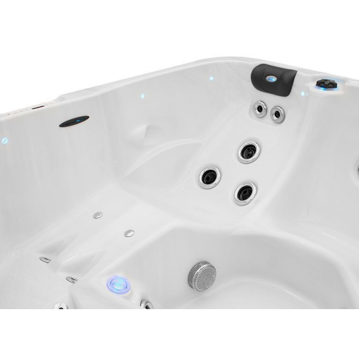 SPA massage pool – Relax