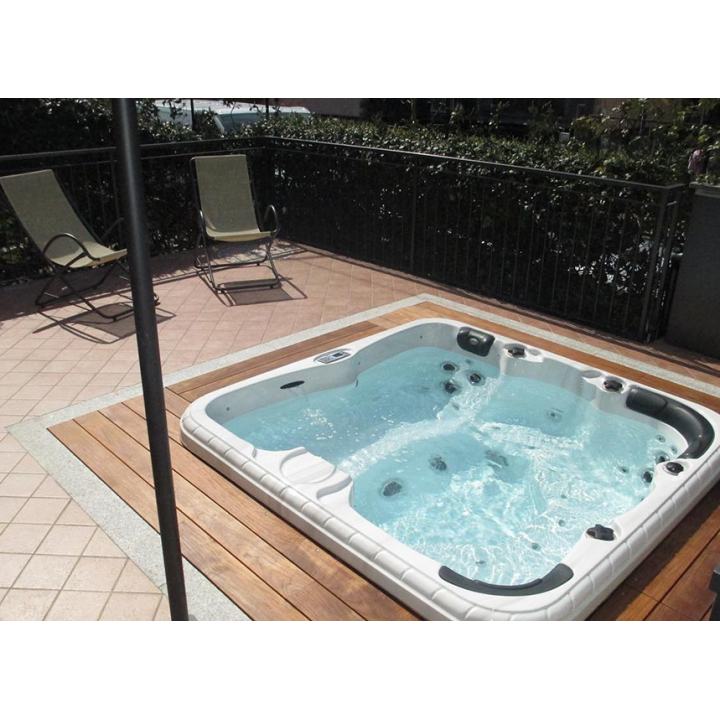 SPA massage pool – Refresh