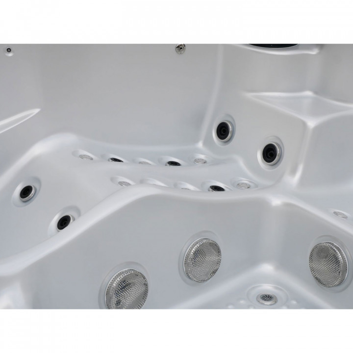 ELVIONA ALVIA outdoor hot tub, 6-person