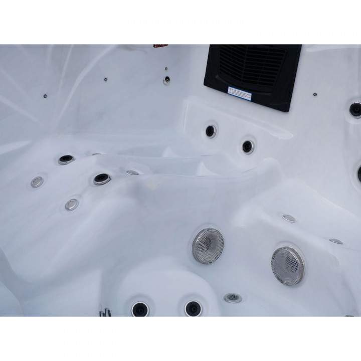 ELVIONA ELORIA outdoor hot tub, 6-person