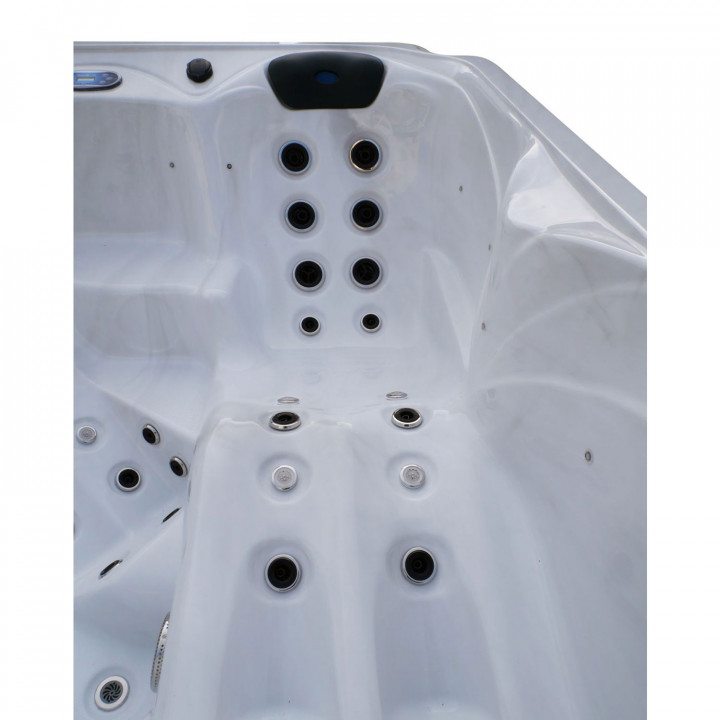 ELVIONA ELORIA outdoor hot tub, 6-person