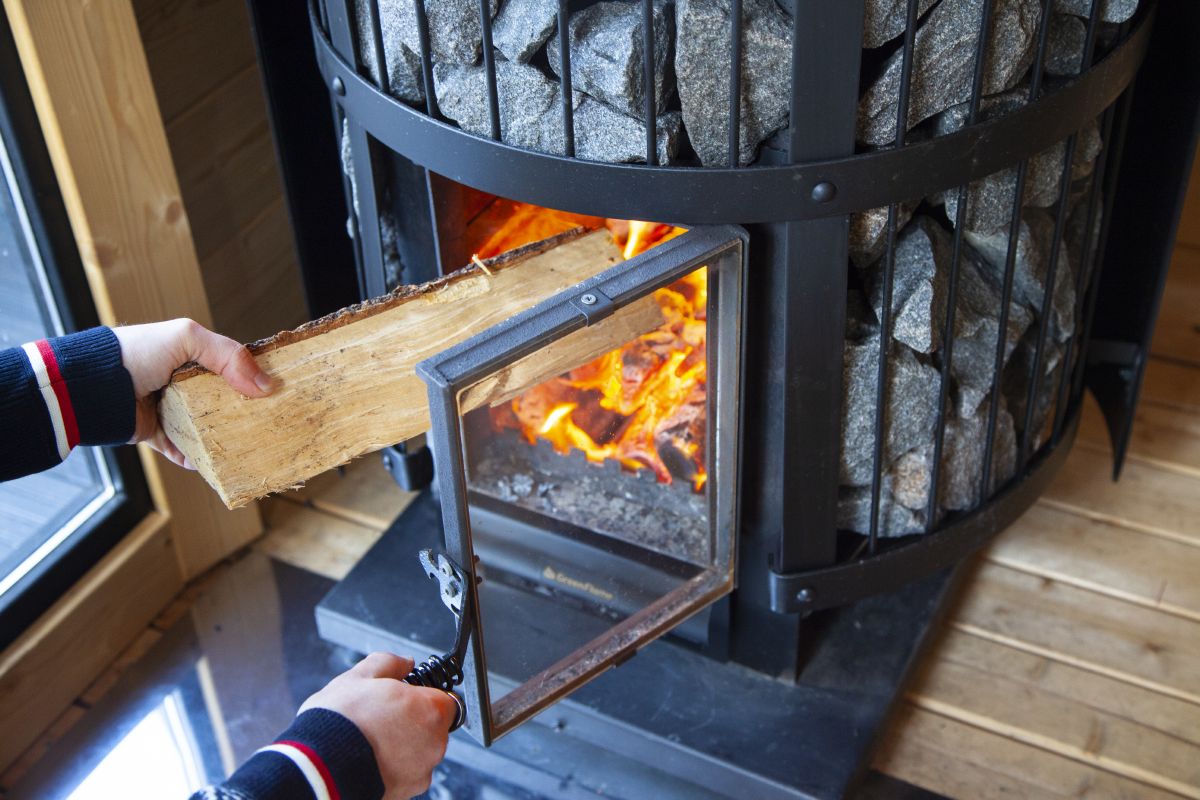 Wood-fired sauna stove
