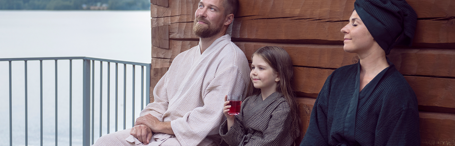 Sauna Clothing: Synthetic Fabrics Don’t Belong Here