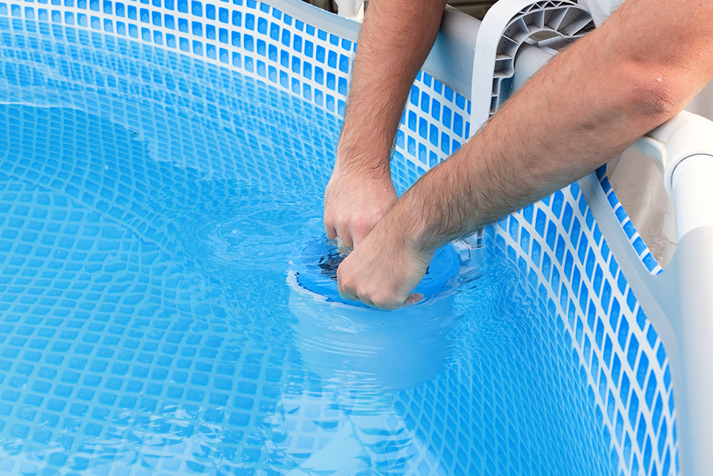 pool skimmer