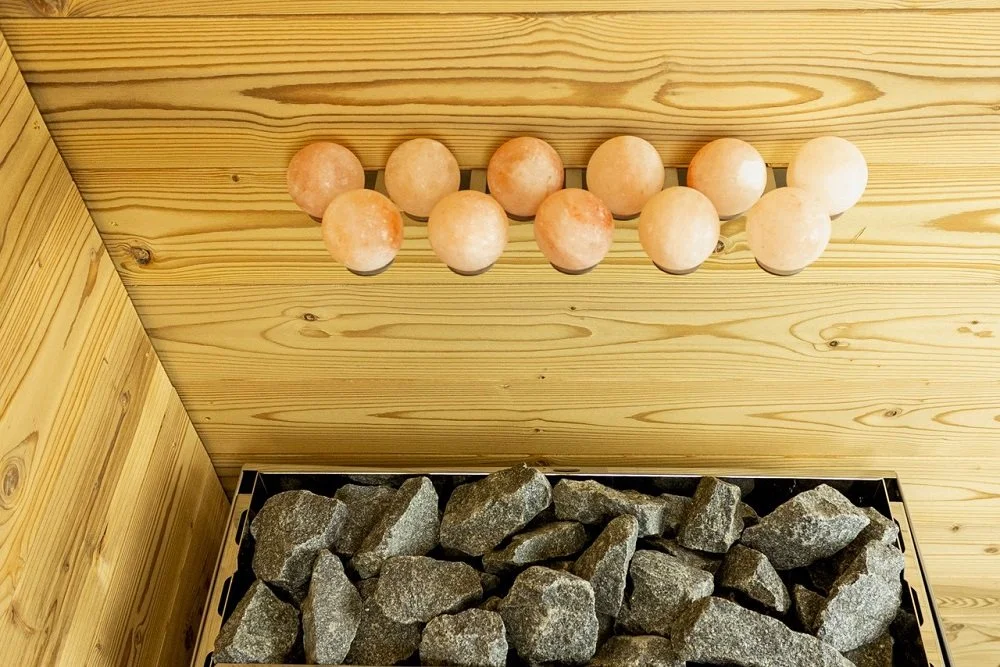 The benefits of Himalayan salt in the sauna and how to use it there