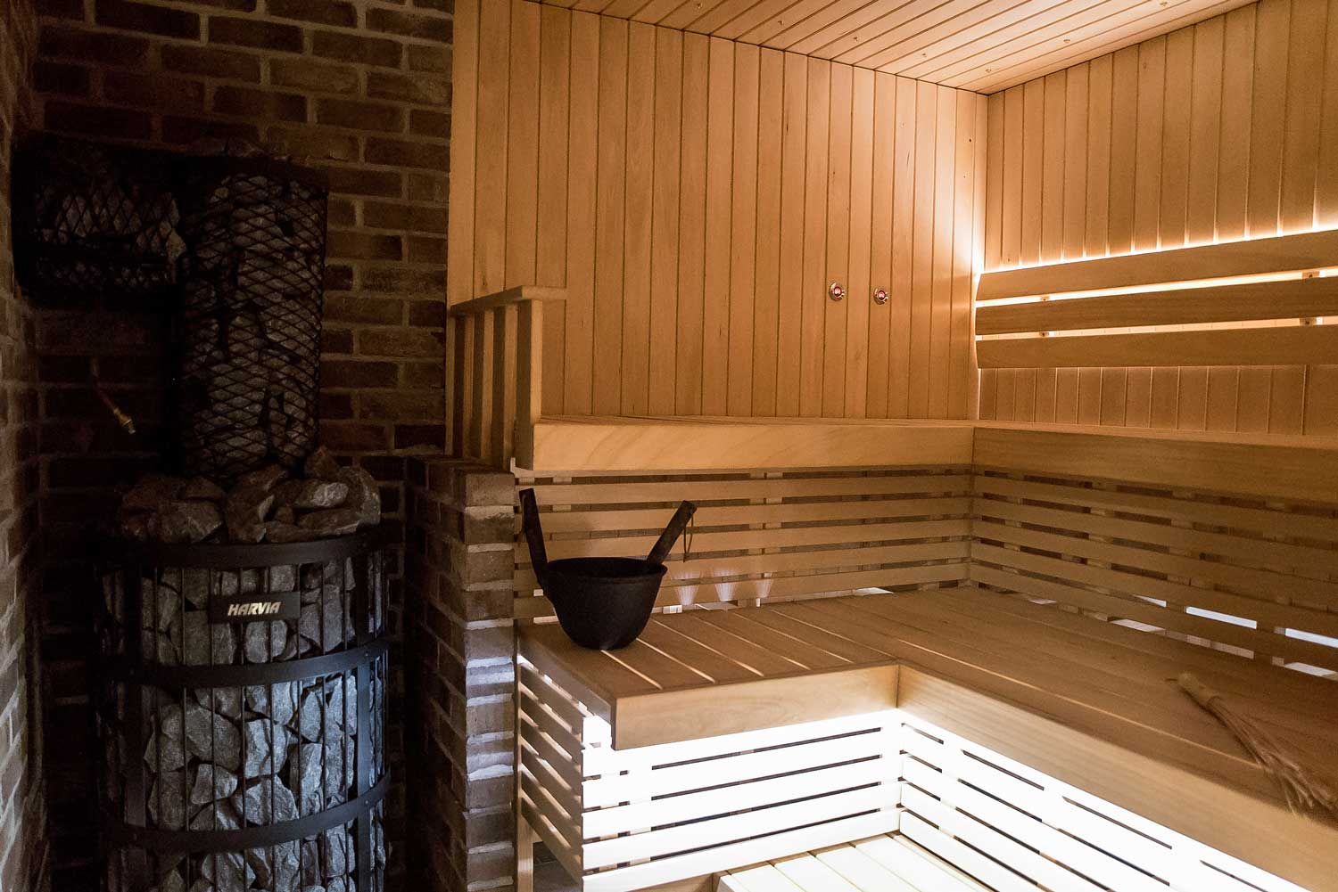 The installation of a sauna is a hard task for everyone having it