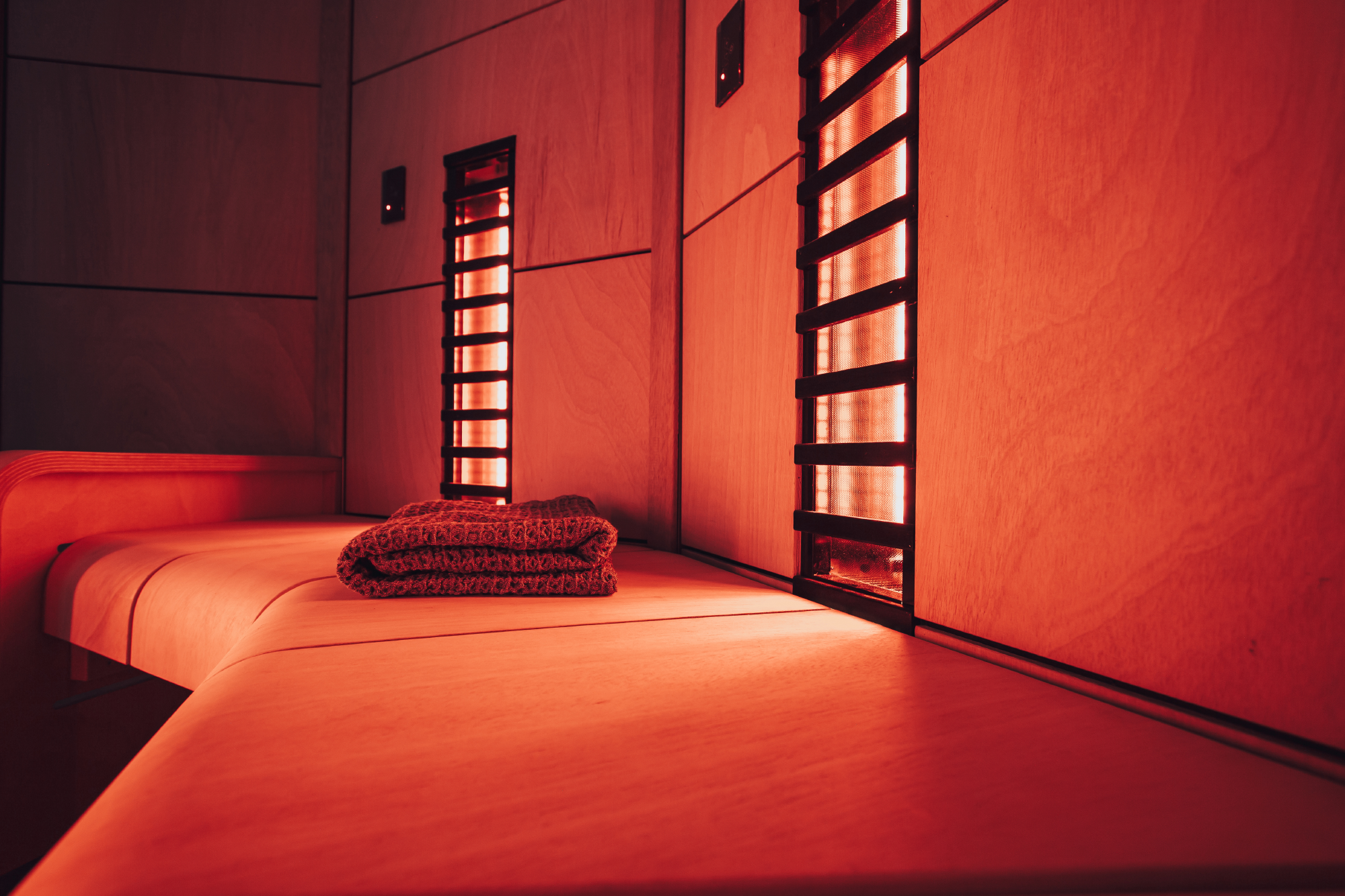 Red light therapy and infrared sauna: differences and benefits